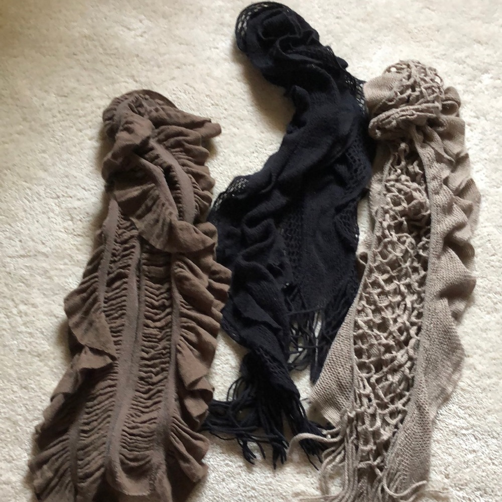 3 scarfs in excellent condition